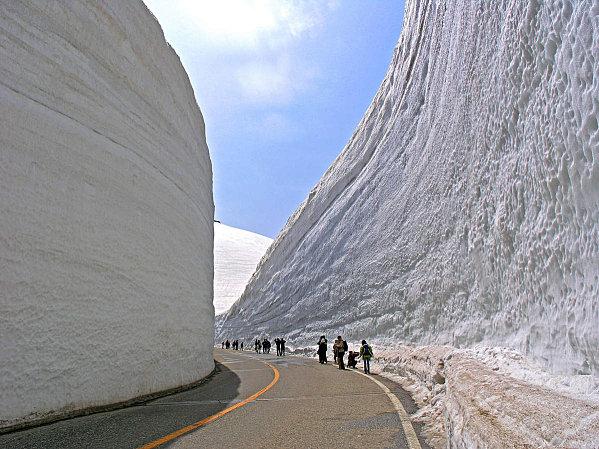 snow-canyon japon