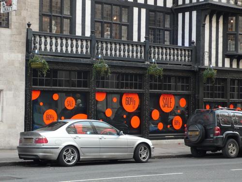 London – Liberty & Bond Street : I queue, you queue,… (*) liberty-05