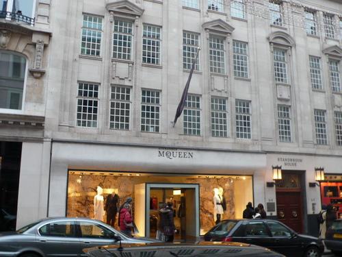 London – Liberty & Bond Street : I queue, you queue,… (*) queues-06