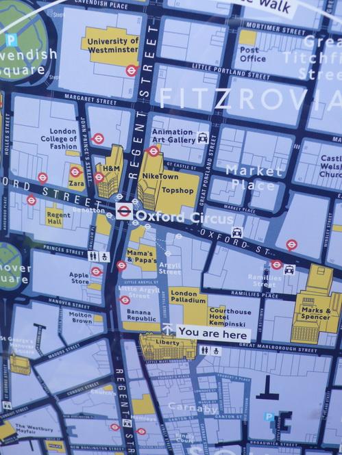 London – Liberty & Bond Street : I queue, you queue,… (*) liberty-04