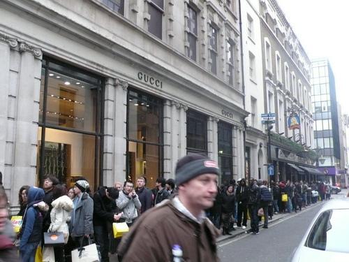 London – Liberty & Bond Street : I queue, you queue,… (*) queues-04