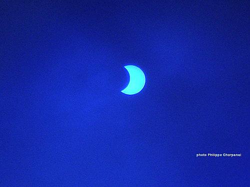 2011-04-01-janvier-eclipse-solaire-- p.charpenel
