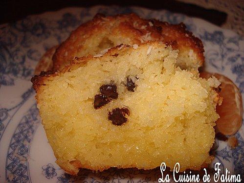 Petits gâteaux à la noix de coco au coeur de pépites de chocolat DSC08505.JPG