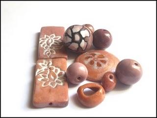 Série de perles et pendentifs en polymère Série de perles et pendentifs en polymère