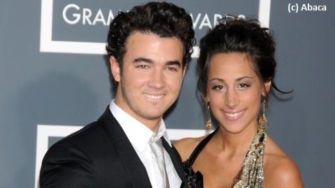 Kevin Jonas ...il abandonne Danielle pour les jeux vidéo Kevin Jonas ...il abandonne Danielle pour les jeux vidéo