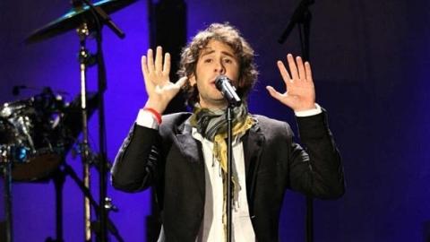 Josh Groban ... Il se paie la tête de Kanye West Josh Groban ... Il se paie la tête de Kanye West