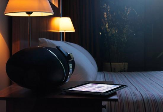 Zeppelin Air iPad Image zeppelin air ipad 550x380 Bowers & Wilkins Zeppelin Air