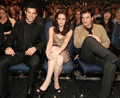 Taylor Lautner, Kristen Stewart et Robert Pattinson aux Peopl's Choice Awards 2011