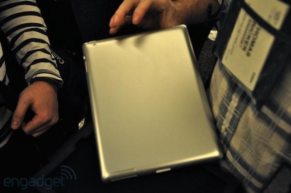 dexim-ipad-case-28-gal iPad 2G : Maquette de la tablette au CES