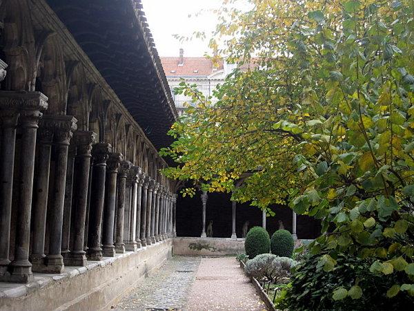 musee-augustins-toulouse-cloitre.JPG