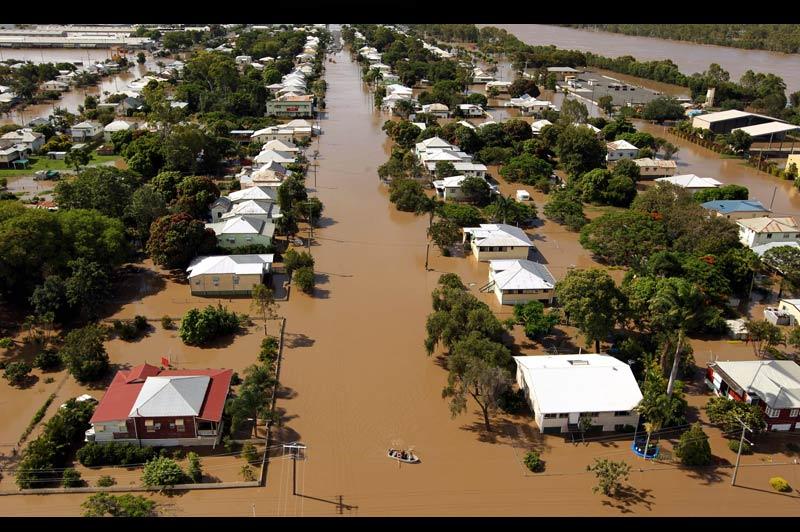 Dimanche 2 janvier, la petite ville de Rockhampton, au nord-est de l’Australie, était toujours coupée du reste du pays par les inondations les plus graves de ces cinquante dernières années. 