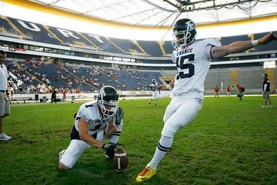 Un botteur Français avec le Rouge et Or Un botteur Français avec le Rouge et Or