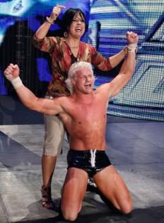 Dolph Ziggler vainqueur du Fatal 4 Way Match Dolph Ziggler devient 1er challenger au titre de Champion du Monde des Poids Lourds
