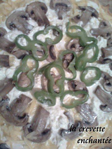 Pizza blanche croustillante aux poivrons et champignons de paris Photo2589sss