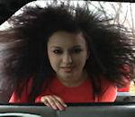 Une sono qui décoiffe vidéo sono voiture fille cheveux