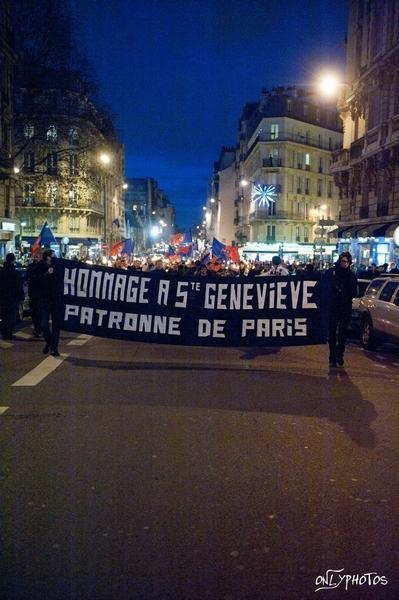 Pèle-Mêle. Bord de Seine et Marche aux flambeaux. marche-aux-flambeaux-01
