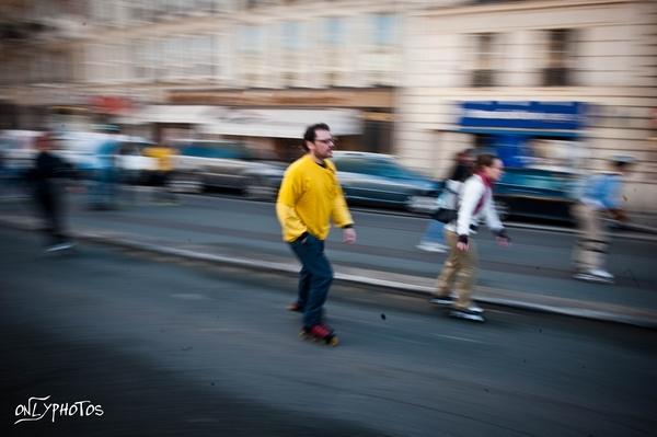 Pèle-Mêle. Bord de Seine et Marche aux flambeaux. rollers01