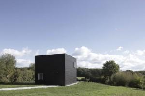 Une maison économique de l'agence Beckmann-N'Thépé en Normandie. La commande d'un couple qui souhaitait une demeure originale pour 100 000 euros. Une maison économique de l'agence Beckmann-N'Thépé en Normandie. La commande d'un couple qui souhaitait une demeure originale pour 100 000 euros.