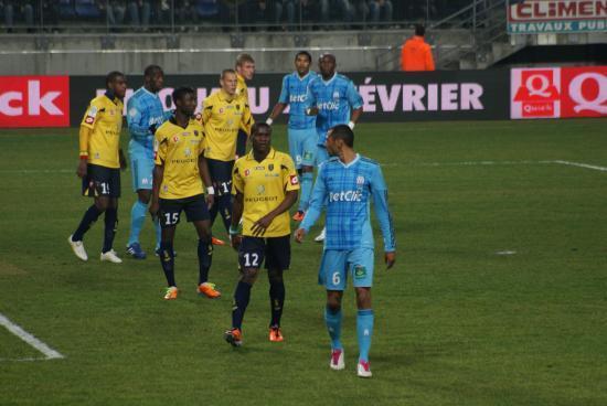 Lyon 3-0 Lorient (La vidéo du résumé du doublé de Gomis et du but de Kallstrom)