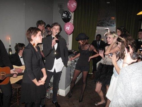 Emma Watson à l'anniversaire de son amie Sophie Sumner