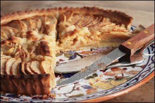 Tarte aux pommes citron cannelle coupée