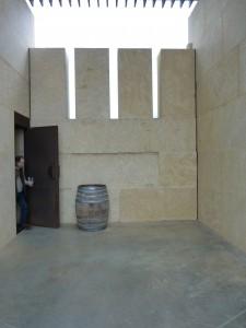La dégustation des vins du domaine Les Aurelles se prépare La dégustation des vins du domaine Les Aurelles se prépare