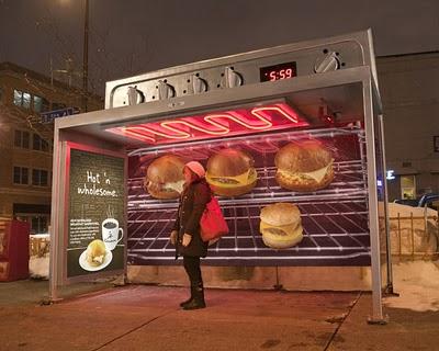 Ambient marketing : Caribou coffee's transforme vos arrêts de bus en four... Ambient marketing : Caribou coffee's transforme vos arrêts de bus en four...