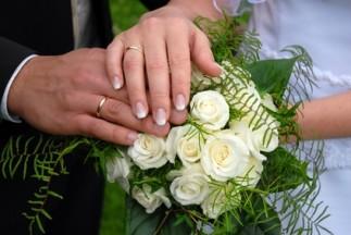 49% des Français se marient par Amour, selon un sondage BVA!