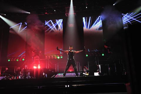 Usher était en concert à Lyon hier soir et ... Purefans News y était Usher était en concert à Lyon hier soir et ... Purefans News y était