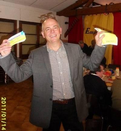 Un buffet de rois… 163422_160139370700666_100001138124703_284751_8003244_n.1295118446.jpg