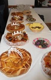 Un buffet de rois… 168690_160143567366913_100001138124703_284762_1512885_n.1295116050.jpg