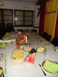 Un buffet de rois… 166328_160150960699507_100001138124703_284796_2264441_n.1295117817.jpg