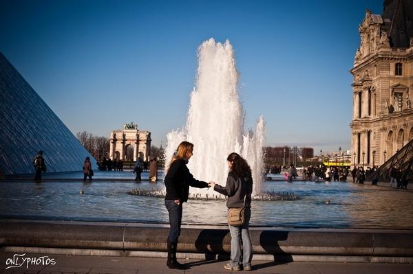 Manifestation contre la précarité dans la Fonction Publique -Tourisme. louvre-touristes