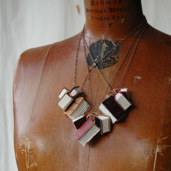 Des bijoux pour les amoureuses de livres il570xn199730597.jpg