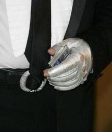 La main de la mode karl1-copie-1.jpg