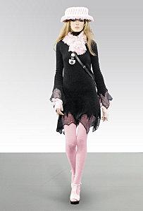 La main de la mode karl2.jpg