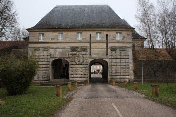 Marsal : Porte de France - extérieur Marsal : Porte de France - extérieur