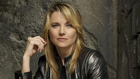 Spartacus Gods of the Arena ... Lucy pas à laise avec les scènes coquines Spartacus Gods of the Arena ... Lucy pas à laise avec les scènes coquines