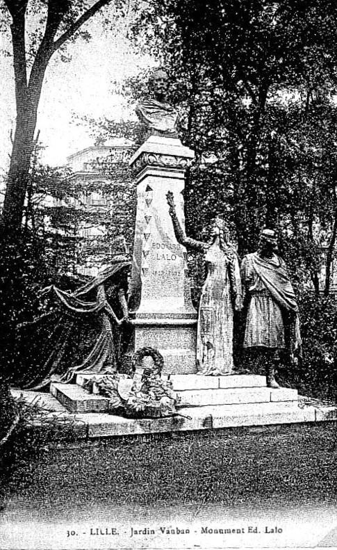 Un monument à Edouard Lalo, sculpté par Maurice Quef (1878-1957). Un monument à Edouard Lalo, sculpté par Maurice Quef (1878-1957).