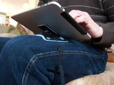 PadPivot : le support révolutionnaire, compatible iPhone, iPad et toutes les autres tablettes ! Gaming Strap