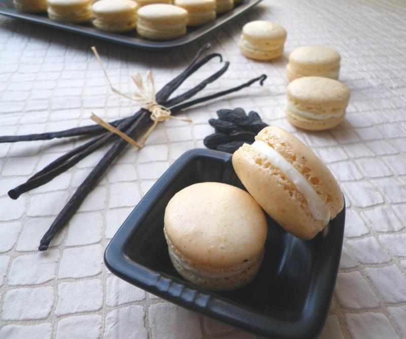 Macarons Macarons à la Vanille et Fêve Tonka – Recette en Vidéo!