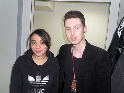 Isleym passe le bonjour aux visiteurs d'Urban Fusions Isleym passe le bonjour aux visiteurs d'Urban Fusions