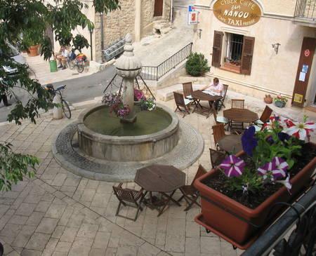 Notre fontaine village-927.1296393698.jpg