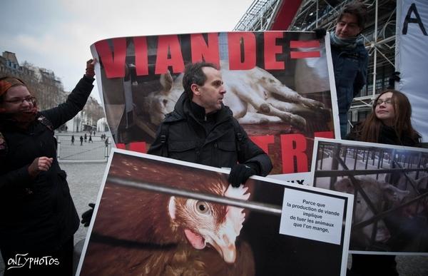 Semaine Mondiale pour l'Abolition de la Viande. rassemblement-anti-viande-04