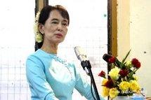 Aung San Suu Kyi  tisse sa toile!  Son parti, la Ligue Nationale pour la Démocratie vient de mettre en ligne le premier site internet de son histoire