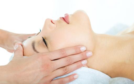 Le gommage du cuir chevelu pour un cuir chevelu plus sain ! Le gommage du cuir chevelu pour un cuir chevelu plus sain !