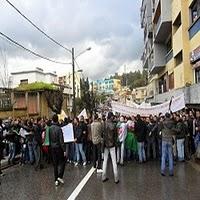 Des milliers d’étudiants marchent à Tizi Ouzou pour dénoncer le pouvoir : « Bout-Ali dégage ! »