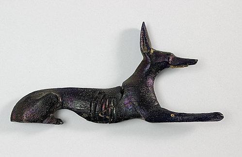 E 22921 - Louvre (Photo : C. Décamps) ANUBIS E 22921 (Salle 18, vitrine 1) (C. Décamps)