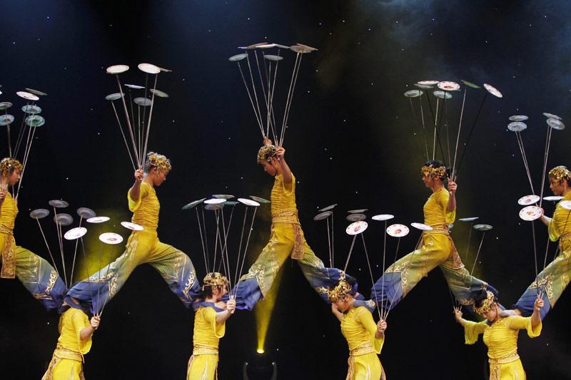 Fin janvier, des membres d’une troupe de théâtre de la ville de Wuhan, capitale de la province du Hubei, en Chine effectuent une représentation en avant-première au Tim Show Center d’Istanbul. 