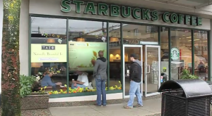 Starbucks Interactive Storefront 300x165 Une vitrine interactive et tactile pour Starbucks
